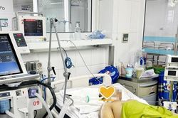 Cảnh báo nguy cơ sốc nhiệt sau 2 tiếng chạy xe máy giữa trưa