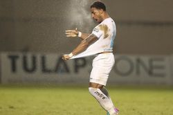 Rafaelson một mình 'gánh' Thép Xanh Nam Định