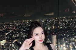 Gái một con đẹp nhất Trung Quốc khoe mạn sườn gợi cảm không phô