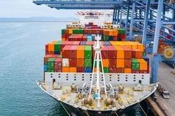 Việt Nam nhập siêu 1 tỷ USD trong 1 tháng