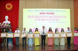 An Giang tiếp tục đổi mới công tác thi đua khen thưởng