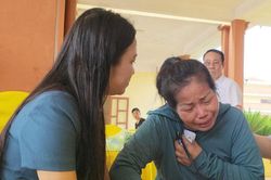 Bé trai bị bỏ quên trên xe, sáng bà còn thấy cháu ngồi sau ghế tài xế