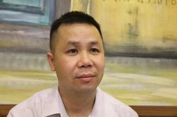 Người đàn ông sơ mi trắng kể khoảnh khắc cứu 2 cô gái thoát khỏi đám cháy tại Hà Đông