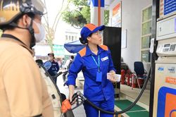 Giảm gần 700 đồng, giá xăng RON95-III lùi về ngưỡng 22.519 đồng mỗi lít
