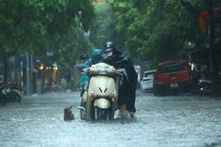 Biển Đông khả năng đón áp thấp nhiệt đới, liệu có ảnh hưởng đến nước ta?