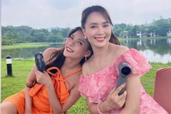 Thúy Diễm chúc mừng Hồng Diễm nhận tin vui