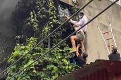 Cứu 2 phụ nữ thoát khỏi đám cháy, người đàn ông vội đến cơ quan và bất ngờ khi thấy hình ảnh mình đăng trên mạng
