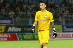 Khó tin thủ môn bị 3 CLB V-League nợ tiền, cầu thủ xui xẻo nhất bóng đá Việt Nam là đây