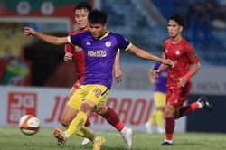 Văn Tùng báo tin không vui cho HLV Kim Sang Sik, Hà Nội FC đua vô địch