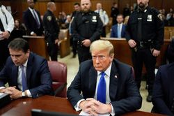 Ông Donald Trump trở thành tổng thống Mỹ đầu tiên bị kết tội