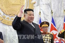 Nhà lãnh đạo Triều Tiên thị sát diễn tập phóng tên lửa