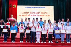 Các địa phương vinh danh học sinh tiêu biểu