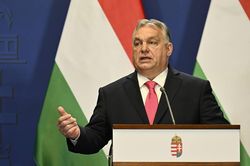 Thủ tướng Hungary: 'Châu Âu đang chuẩn bị cho cuộc chiến với Nga'