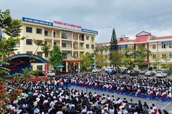 Ban phụ huynh vận động nộp 400.000 đồng/học sinh 'mời cơm' hội đồng thi THPT