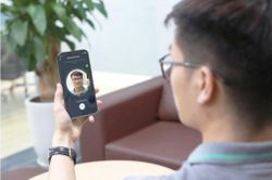 Người dân, nhân viên ngân hàng 'toát mồ hôi' với sinh trắc học