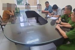 Người phụ nữ đốt vàng mã ở cầu thang khu tập thể bị phạt 4 triệu đồng