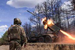 Nga nói Ukraine mất 35.000 lính vào tháng 5, EU muốn tăng trừng phạt Moscow