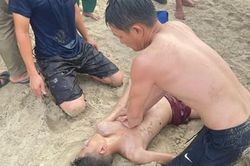 Hai cán bộ Công an kịp thời cứu 2 em nhỏ bị đuối nước