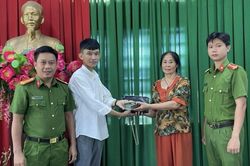 Đắk Nông: Trả lại tài sản hàng trăm triệu đồng cho người đánh rơi