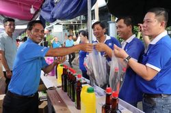 Hàng ngàn lượt đoàn viên, người lao động tham gia Phiên chợ 'Hàng Việt về cụm công nghiệp'