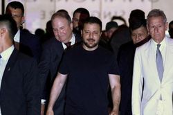 Tổng thống Zelensky đã có mặt tại Singapore dự Đối thoại Shangri-La