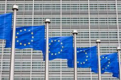 EU muốn áp thuế mạnh hơn lên Nga