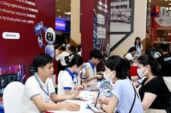 Dù tăng chỉ tiêu, điểm chuẩn xét tuyển sớm của nhiều trường đại học vẫn cao chót vót