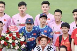 Tin nóng thể thao tối 2/6: HLV Kim Sang Sik được tặng quà, Messi lập kỷ lục ở MLS
