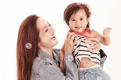Con gái Bảo Anh: 'Hot kid' của Vbiz đốn tim người hâm mộ