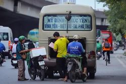 Hà Nội mở rộng phạt nguội xử lý 'xe dù, bến cóc'