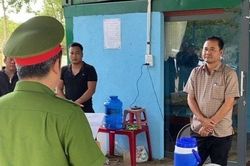 Khởi tố phó giám đốc chỉ đạo nhân viên khai thác cát vượt công suất, thu lợi bất chính