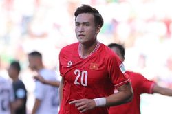 HLV Kim Sang-sik chọn ai làm đội trưởng, đội phó tuyển Việt Nam?