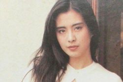 Nàng 'ngọc nữ' sở hữu gia tài tỷ đô, mua đứt căn nhà chỉ sau 30 phút, lẻ bóng ở tuổi 57