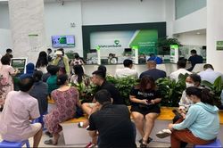 Lo 'vỡ trận', Vietcombank cho khách hàng đặt cọc mua vàng miếng