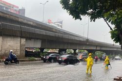 Chuyên gia khuyến cáo người dân ứng phó với các tình huống khi trời mưa dông
