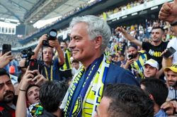 Mourinho và Conte là những chiến lược gia giỏi nhất đã hết thời?