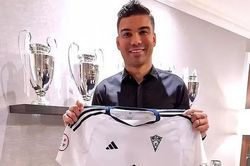 Casemiro trình làng đội bóng mới ở Tây Ban Nha sau mùa giải đáng thất vọng tại MU