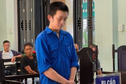 Dùng xăng đốt người tình vì ghen tuông