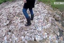 Nhóm người tìm thấy 'núi tiền' hơn 400 tỷ đồng nhưng không thể tiêu