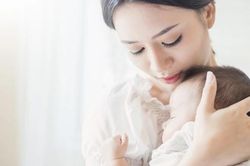 Đề xuất mới về đăng ký thường trú cho trẻ mới sinh