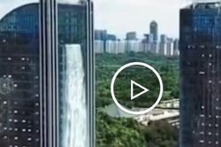 Thác nước nhân tạo kỳ vỹ giữa trung tâm thành phố ở Trung Quốc