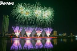 Chọn vị trí đẹp xem pháo hoa