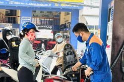 Giá xăng dầu đồng loạt giảm