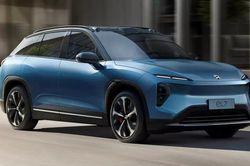 Người trẻ Mỹ hứng thích xe điện Trung Quốc, nhưng lo ngại bảo mật