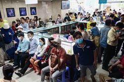 Giá vàng SJC ngân hàng đứng im, xuất hiện đối tượng thuê người xếp hàng mua vàng, đẩy giá