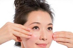 Mách bạn 7 bài tập 'yoga mặt' giúp đẹp da, trẻ hóa