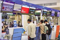 Giá vé máy bay 'hạ nhiệt' trước cao điểm hè
