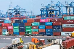 Xuất siêu 8 tỷ USD 5 tháng đầu năm