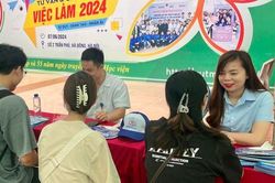 Chưa nhận bằng tốt nghiệp, 800 vị trí việc làm đã chờ sẵn sinh viên Y Dược học cổ truyền Việt Nam