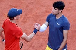Alcaraz phá kỷ lục, lần đầu tiên vào chung kết Roland Garros